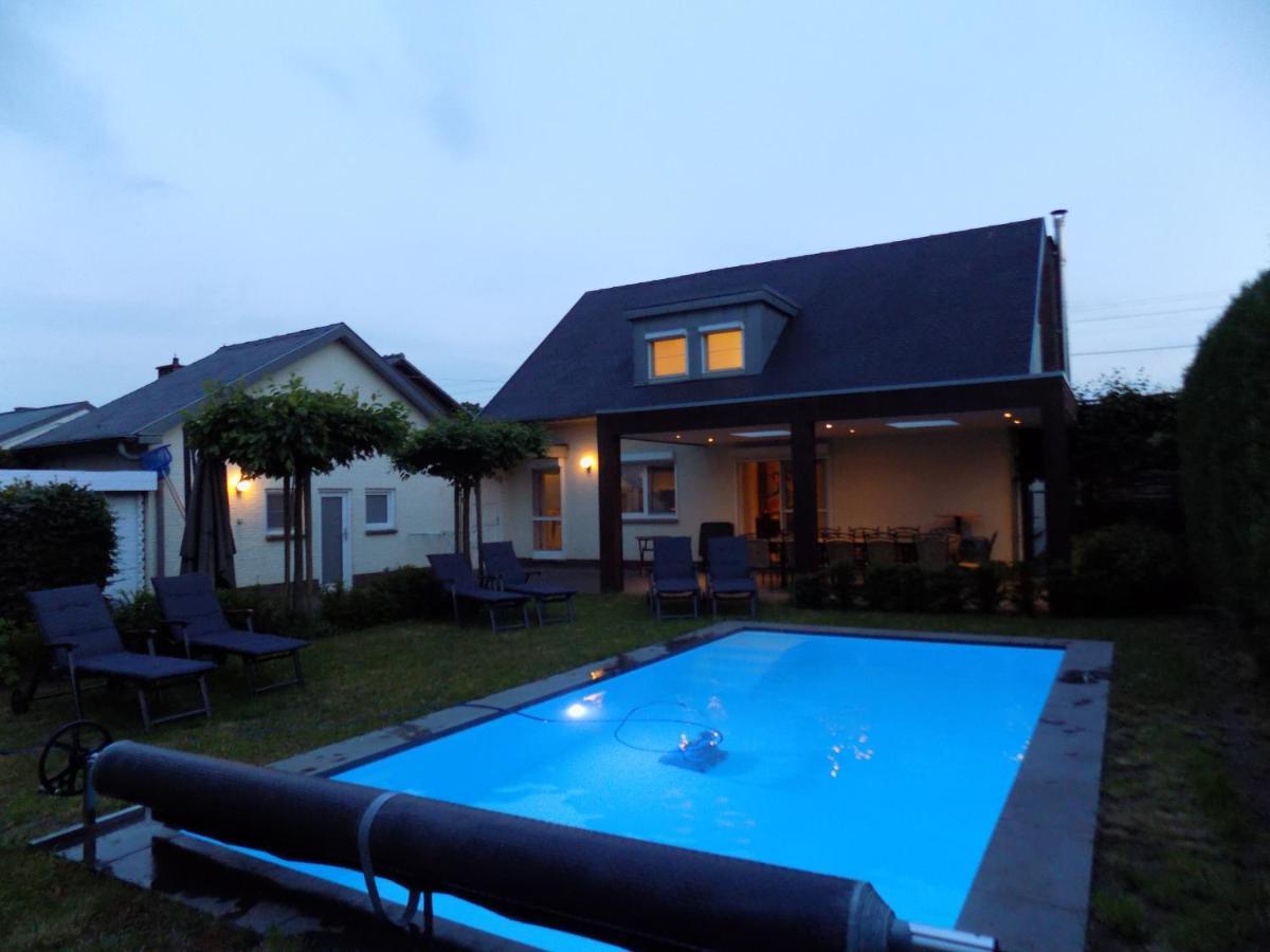 Villa Maas & Kempen Maaseik Luaran gambar