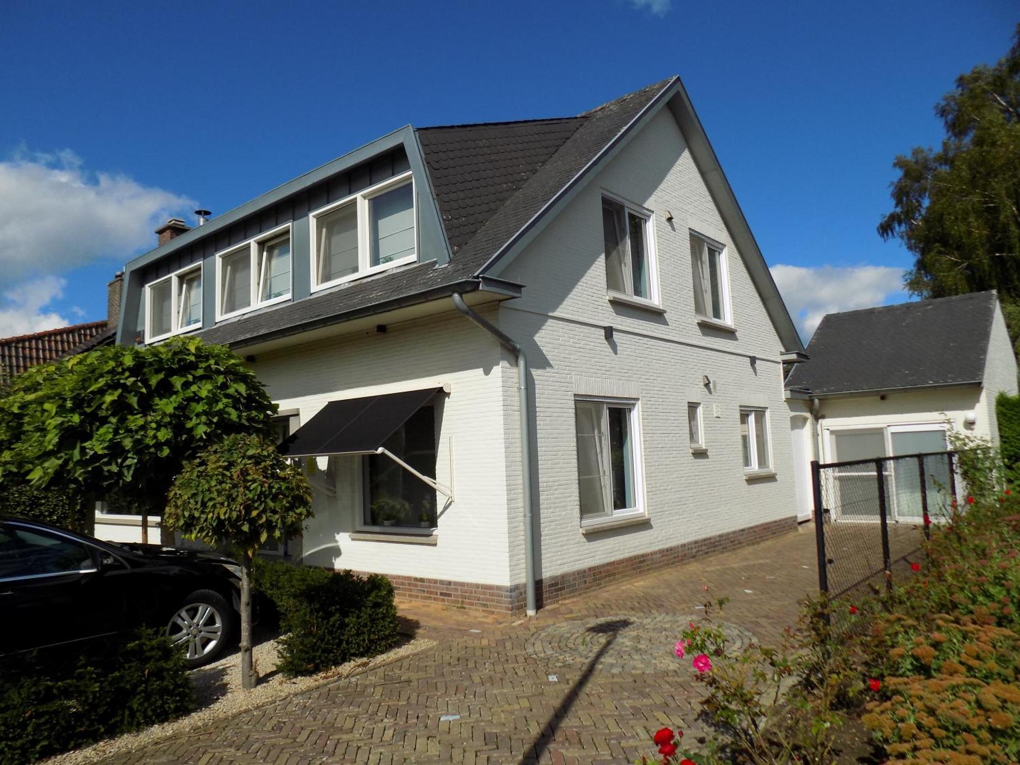 Villa Maas & Kempen Maaseik Luaran gambar